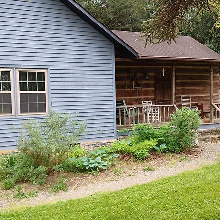 Restored1850S Log Cabin, With Gazebo And Gardens! 1 Mile To Downtown Weaverville Exteriör bild