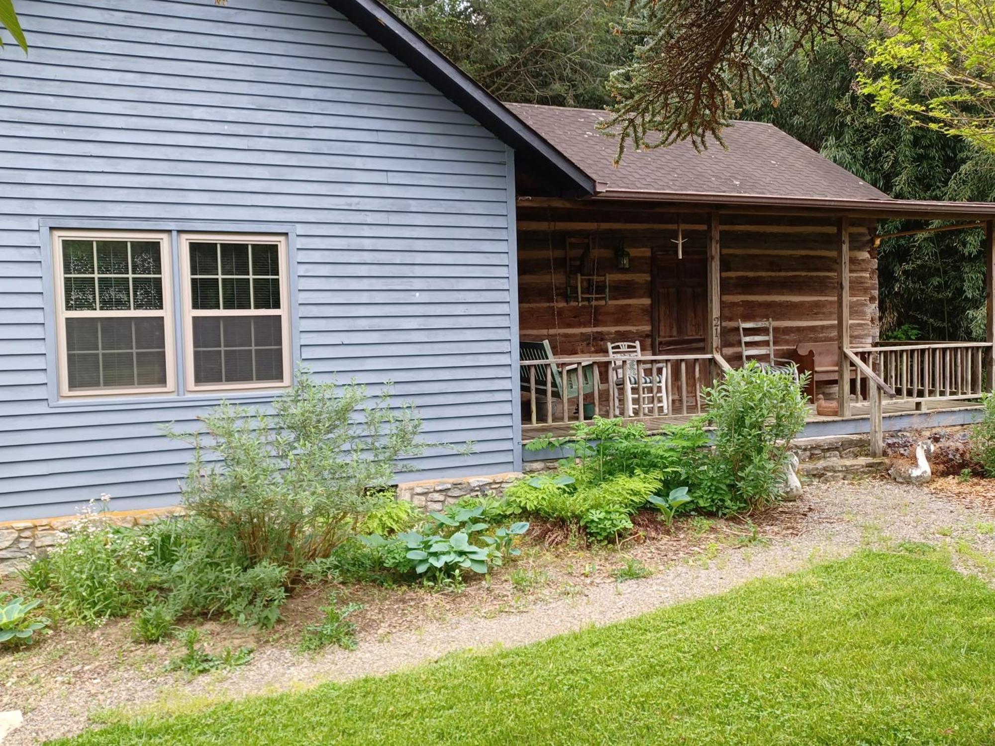 Restored1850S Log Cabin, With Gazebo And Gardens! 1 Mile To Downtown Weaverville Exteriör bild