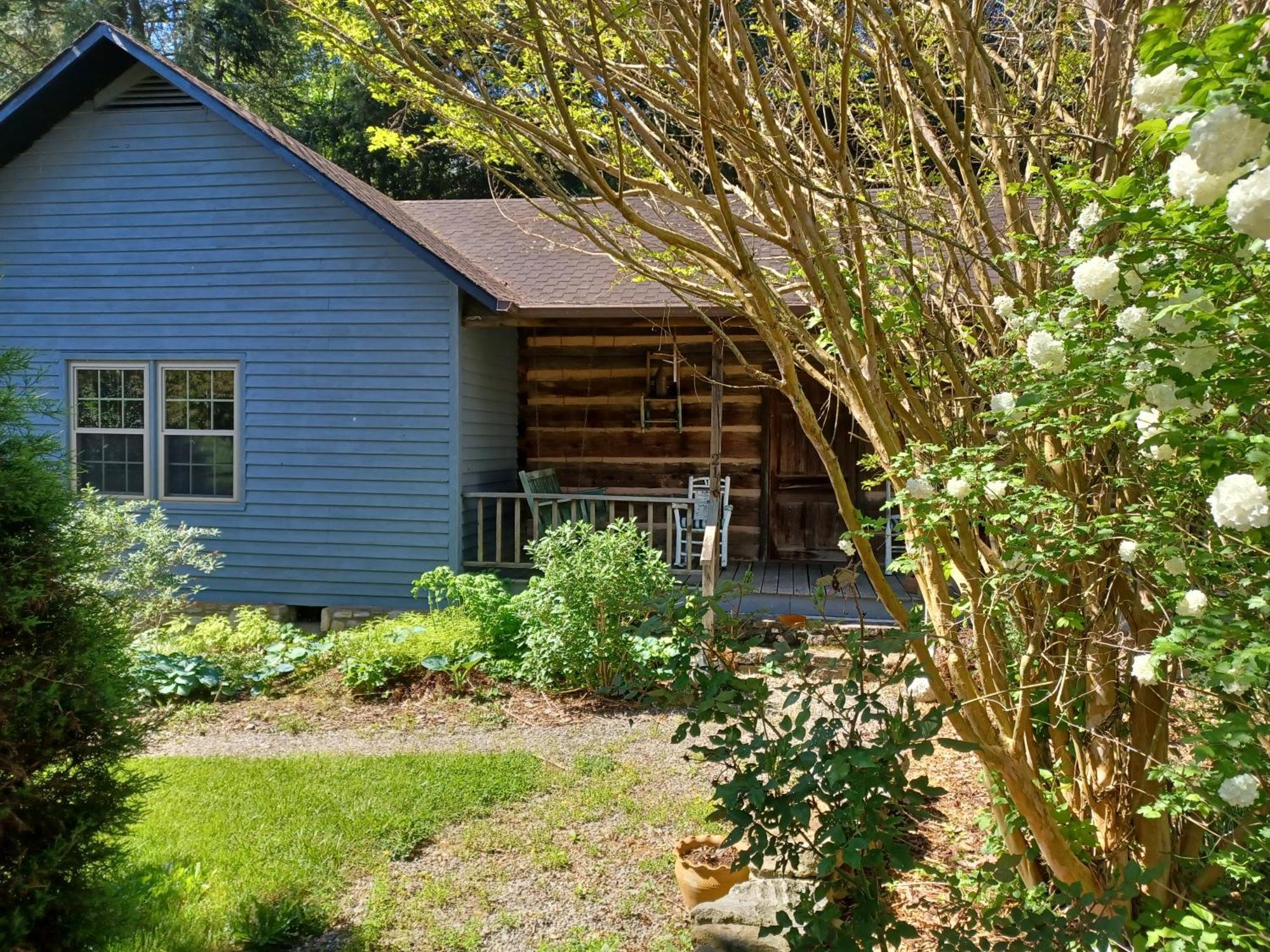 Restored1850S Log Cabin, With Gazebo And Gardens! 1 Mile To Downtown Weaverville Exteriör bild