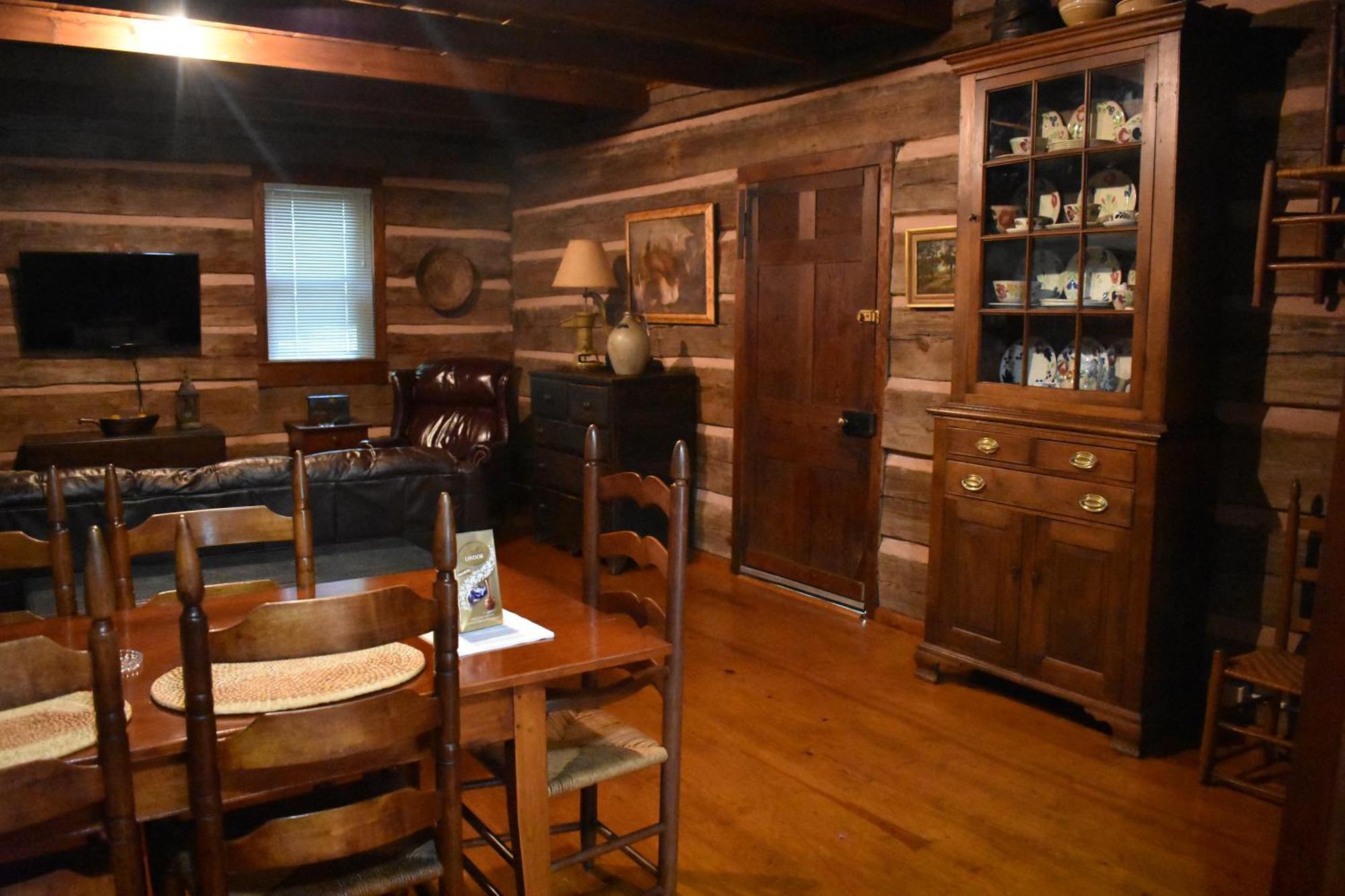 Restored1850S Log Cabin, With Gazebo And Gardens! 1 Mile To Downtown Weaverville Exteriör bild